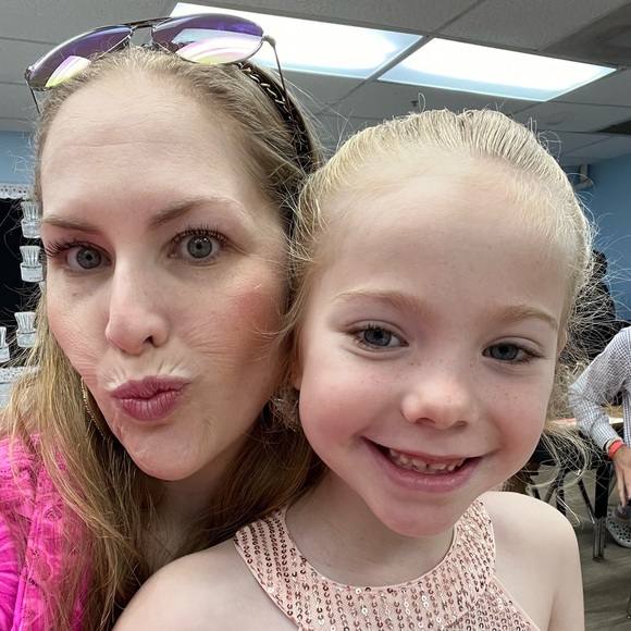 Meet your Posher, Jessica - Picture 4 of 6